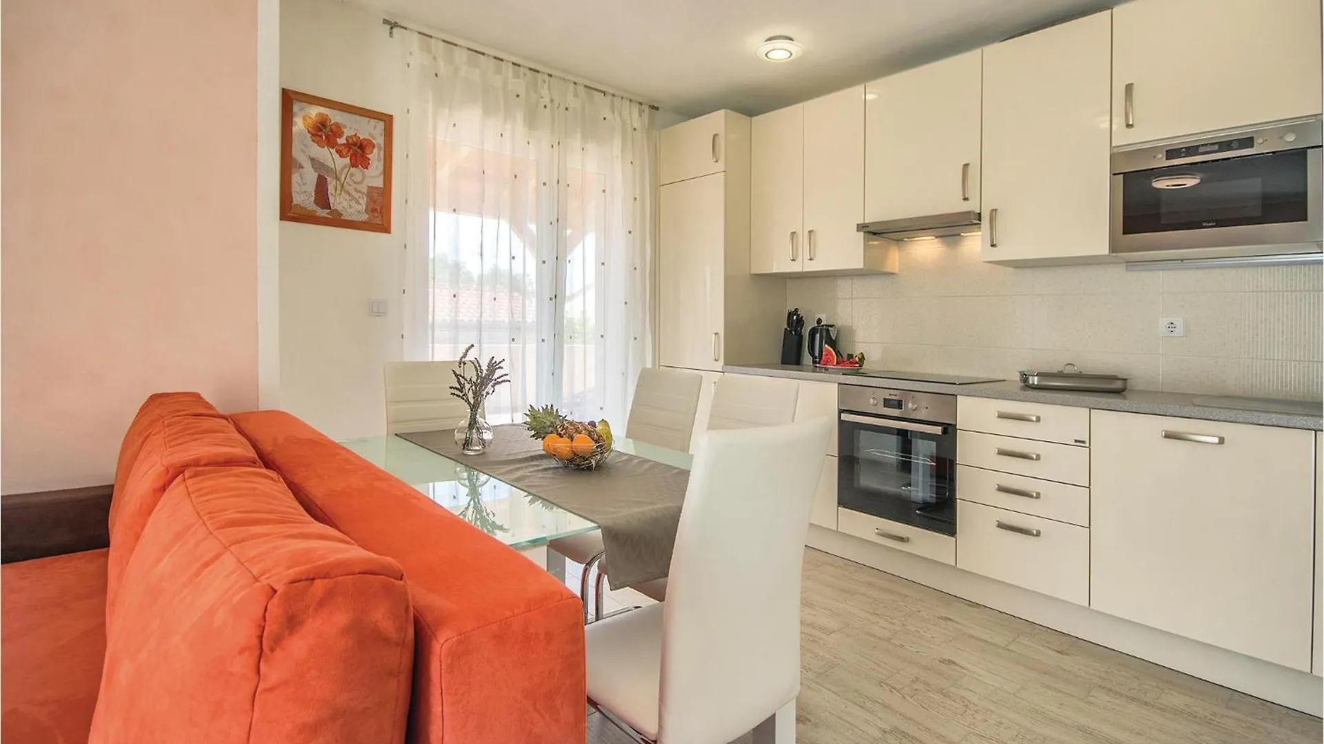 4 Bedroom Lovely Home In Betiga Barbariga