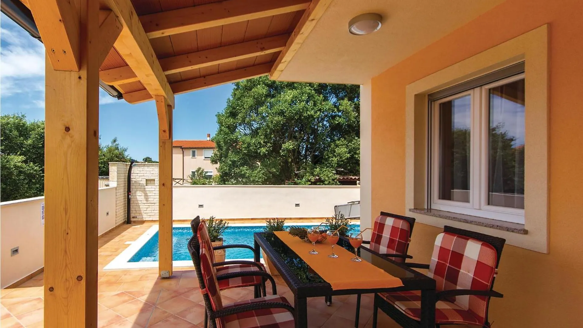 Casa de Férias 4 Bedroom Lovely Home In Betiga Barbariga Croácia